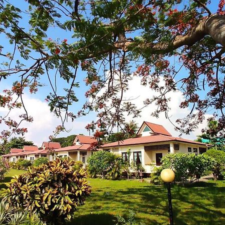 Attran Hotel Mawlamyine Exterior foto